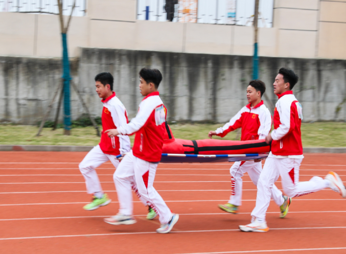 沖沖沖！大學生“消防智勇大沖關”來了