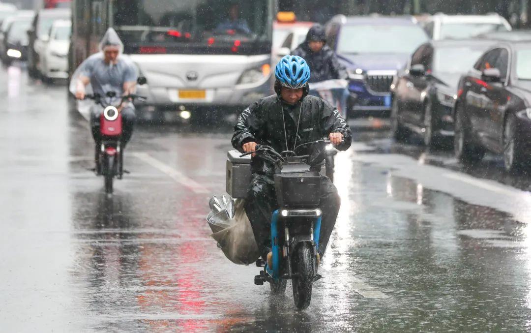 暴雨天氣發(fā)生意外如何自救？收好這份指南