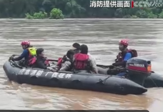 【新聞直播間】廣西桂林強(qiáng)降雨來(lái)襲 消防緊急轉(zhuǎn)移被困群眾